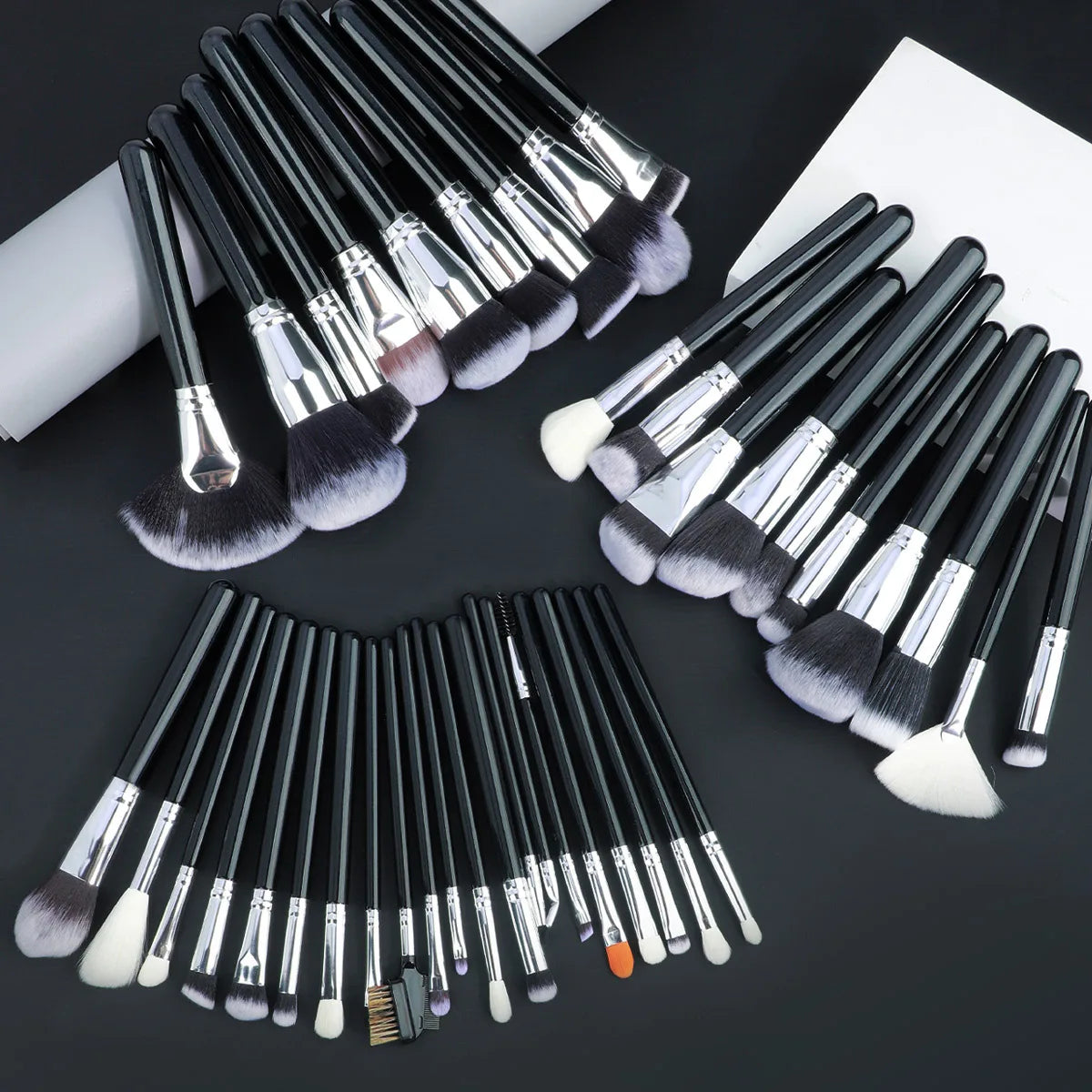 Professional Makeup Brush Set 40Pc Brushes Makeup Kit Synthetic Hair Foundation Power Eyeshadows Blending Beauty Tools